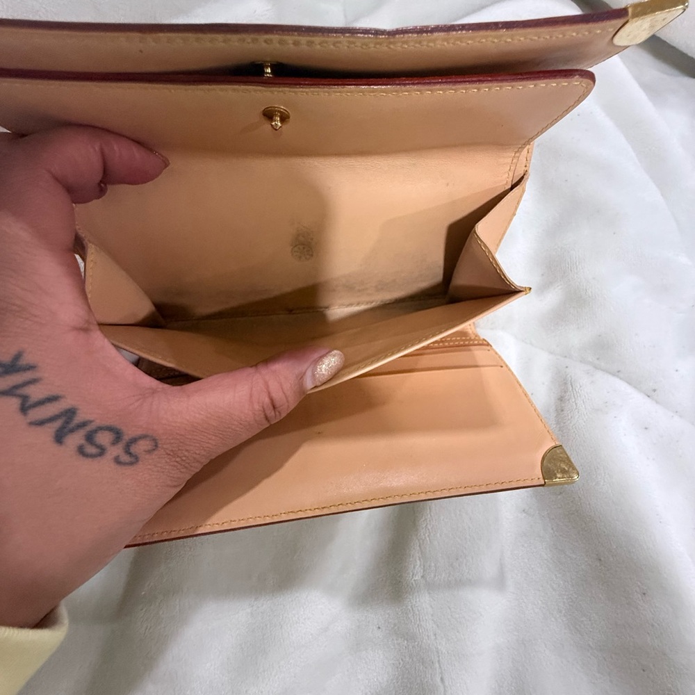 FLASH SALE! Louis Vuitton Multicolor Monogram Sarah Wallet in Blanc Murakami - Picture 6 of 7